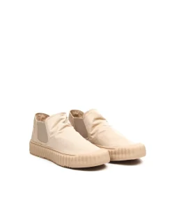 ELENA IACHI SNEAKER HIT