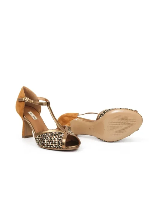 SCARPA CON TACCO A050