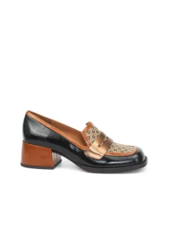 SCARPA CON TACCO BROCHI