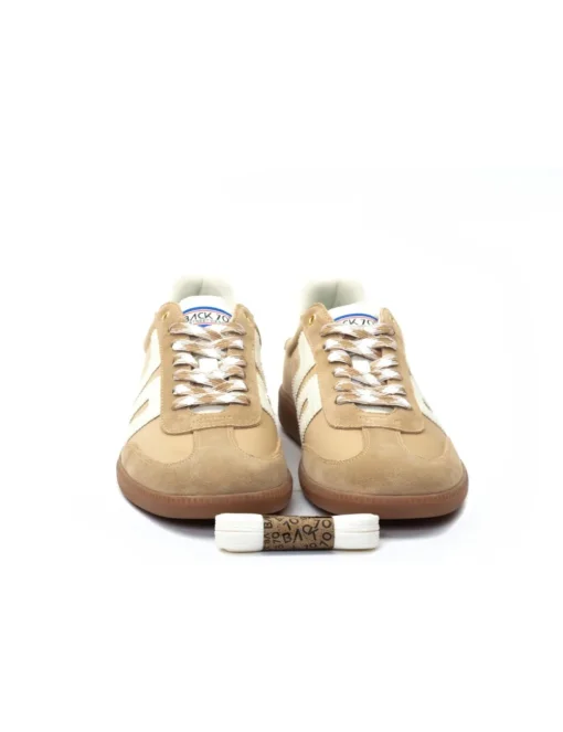 SNEAKER GHOST