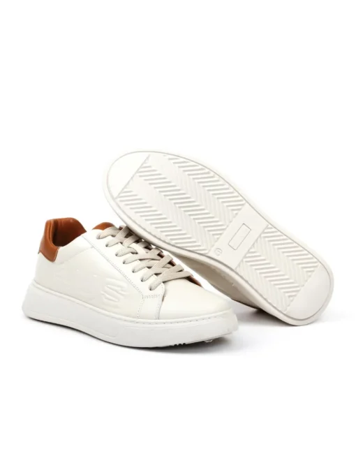 SNEAKER LARRY