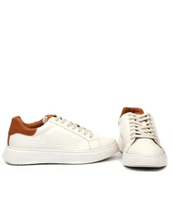 SNEAKER LARRY